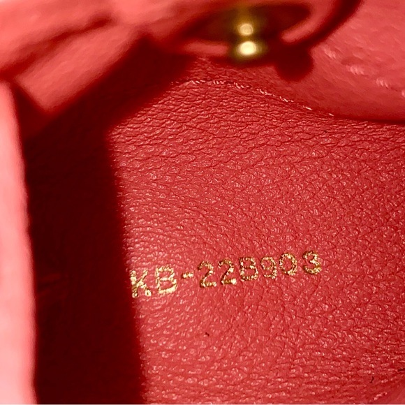 FERRAGAMO MINI BAG KEYCHAIN💞 - Picture 8 of 10